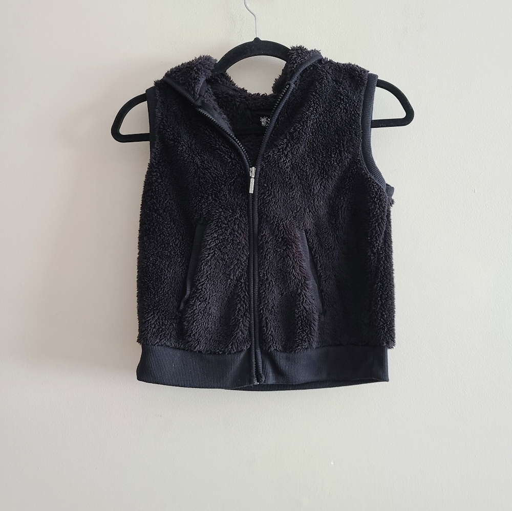 🍁 Pick 3 Items for$15  Mudd Girls Furry Vest Size 12